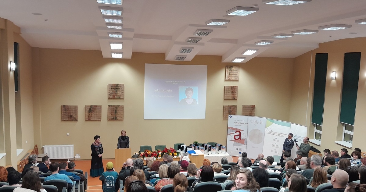 A kiemelkedő tevékenységet végző pedagógusokat díjazták